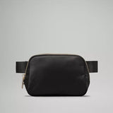 Everywhere Belt Bag 1L
Metal Hardware