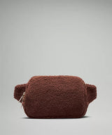 Everywhere Belt Bag Large 2L
Fleece