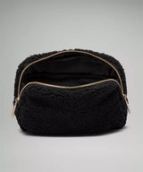 Everywhere Belt Bag Large 2L
Fleece